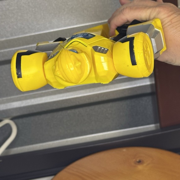 Playskool Bumble Bee Transformer - Picture 5 of 5